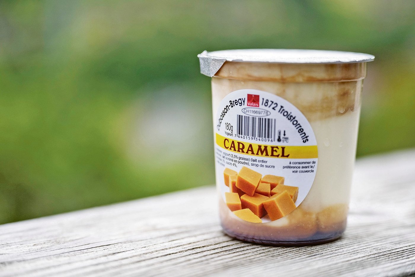 Die Joghurt werden in einem umgebauten Container neben dem Bauernhaus produziert. Es gibt sie in 24 Geschmacksrichtungen.