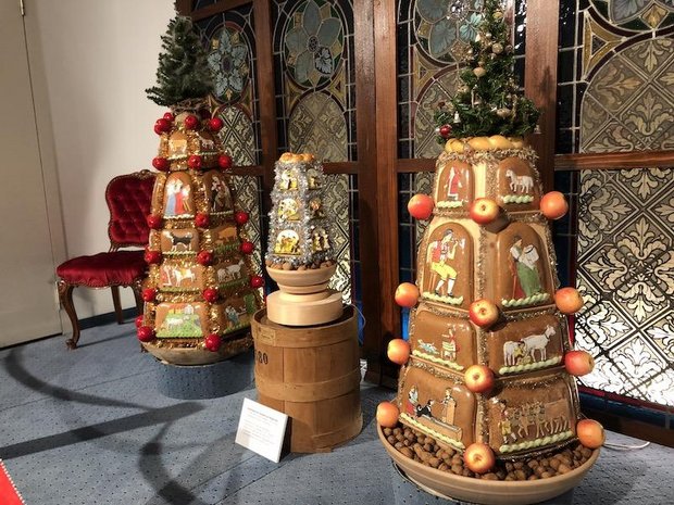 Ausflugtipp: Süsse Augenweiden aus Lebkuchen und Zuckerguss Appenzell Innerrhoder Brauchtum: Chlausebickli und Devisli gehören in die Adventszeit und werden kunstvoll auf dem Chlausezüüg präsentiert. (Bilder et)