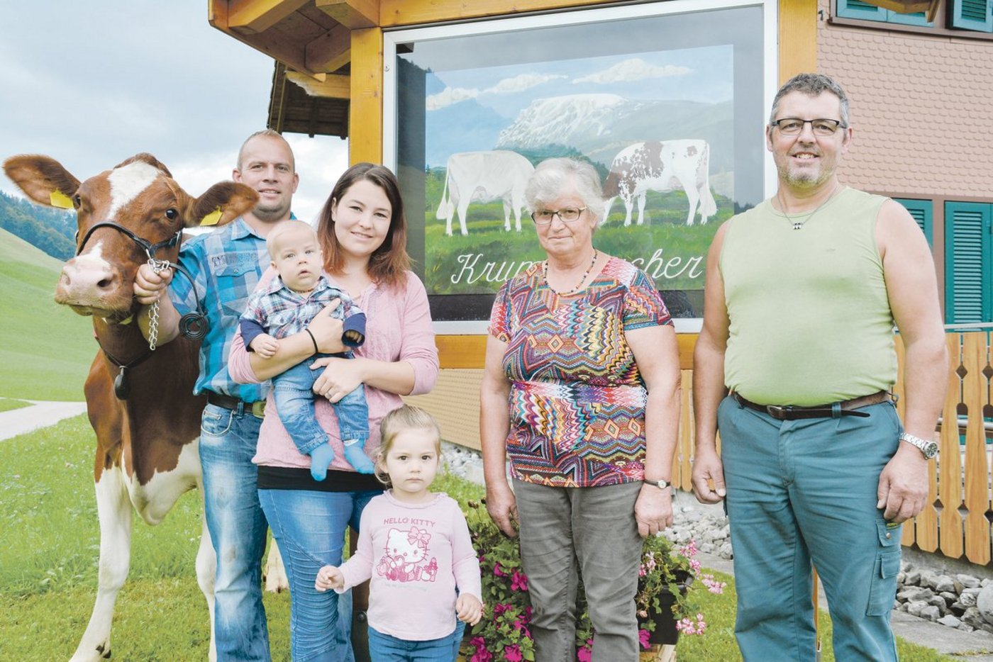 Freude bei der BG Lustenberger + Krummenacher: Konrad und Sibylle Krummenacher mit Ivo und Alina, Monika Krummenacher und Fredi Lustenberger (v. l. n. r.)(Bild aem)