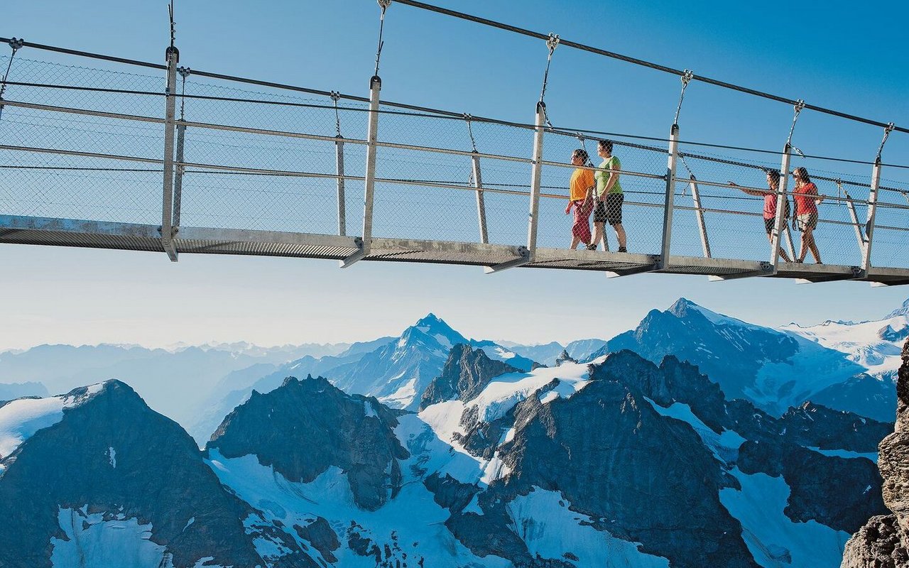 Spektakuläre Hängebrücke: Der 100 Meter lange«Titlis Cliff Walk» auf 3041 Metern über Meer. Die Überquerung braucht allerdings etwas Überwindung.