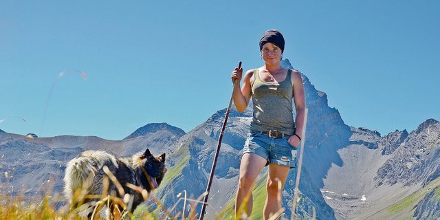 Nicole Heinrich ist viel im In- und Ausland herumgekommen. Heute führt sie ihren eigenen Landwirtschaftsbetrieb und ist «angekommen».(Bilder zVg)