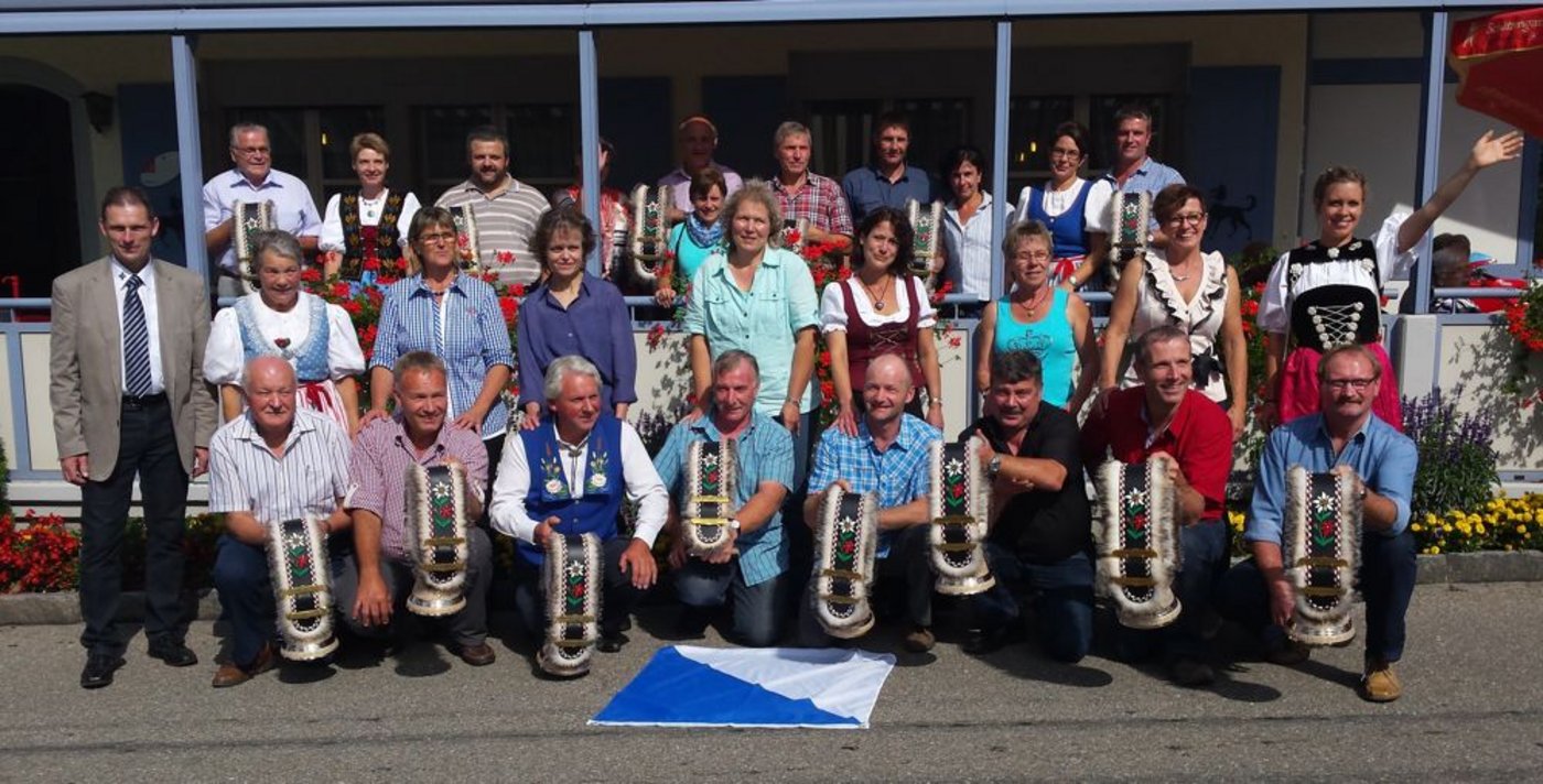 Die Geehrten aus dem Kanton Zürich, umrahmt  von Jasmin Baumann (rechts) und  Hanspeter Egli (links).