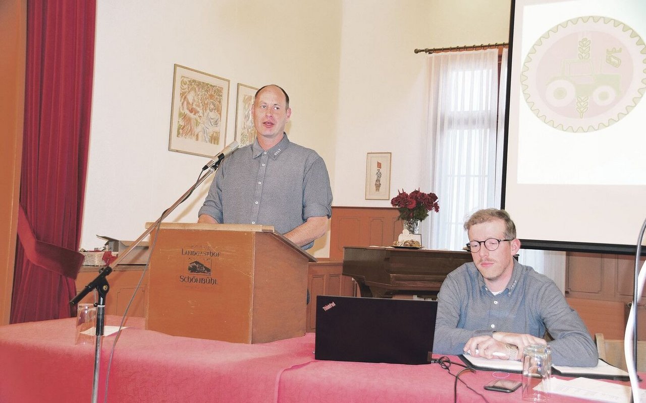 Urs Schneeberger (links), Präsident des Verbands Bernischer Landtechnik (BVLT), und der Geschäftsführer Matthias Ramseyer anlässlich der Generalversammlung.