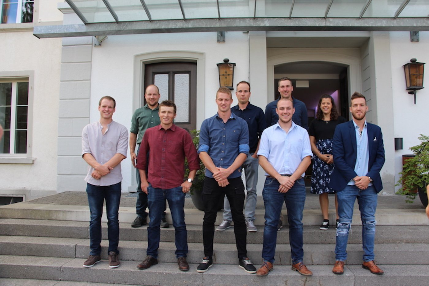 Bund gemischt präsentiert sich das Bild der Absolventen von Arenenberg. (Bild Agriprof)