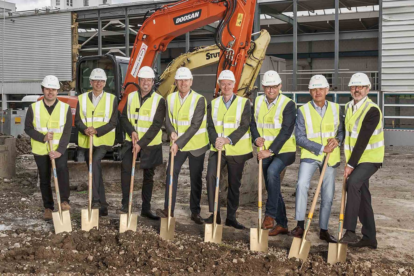 Frohe Mienen beim Spatenstich: Am Hauptsitz investiert Bühler 50 Millionen in einen neuen Innovationscampus. (Bild Bühler)