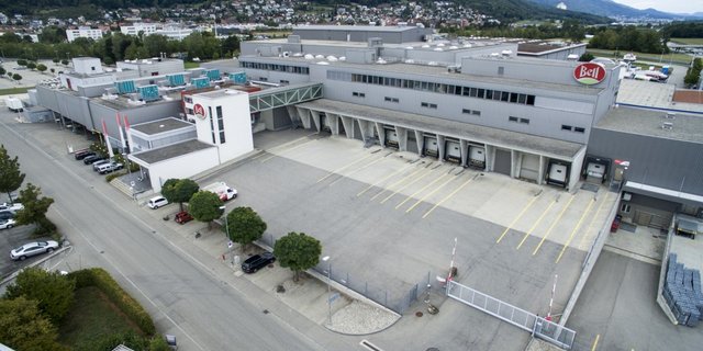 Aktivisten sind in das Gebäude von Bell in Oensigen eingedrungen. (Bild Bell Group AG)