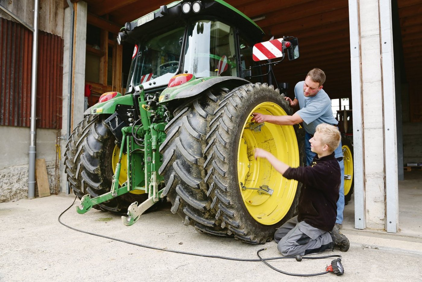 Ein guter Berufsbildner ist Gold wert, daran ändert sich nichts. Auf formaler Seite steht der landwirtschaftlichen Grundbildung eine Revision bevor.(Symbolbild BauZ)