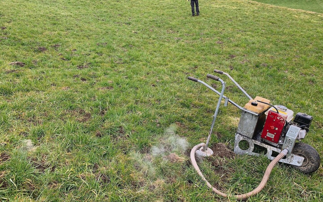 Zulässig ist die Bekämpfung von Mäusen mit Benzin-Vergasungsapparaten (Bild), nicht mehr aber mit Gasdetonationsapparaten. 