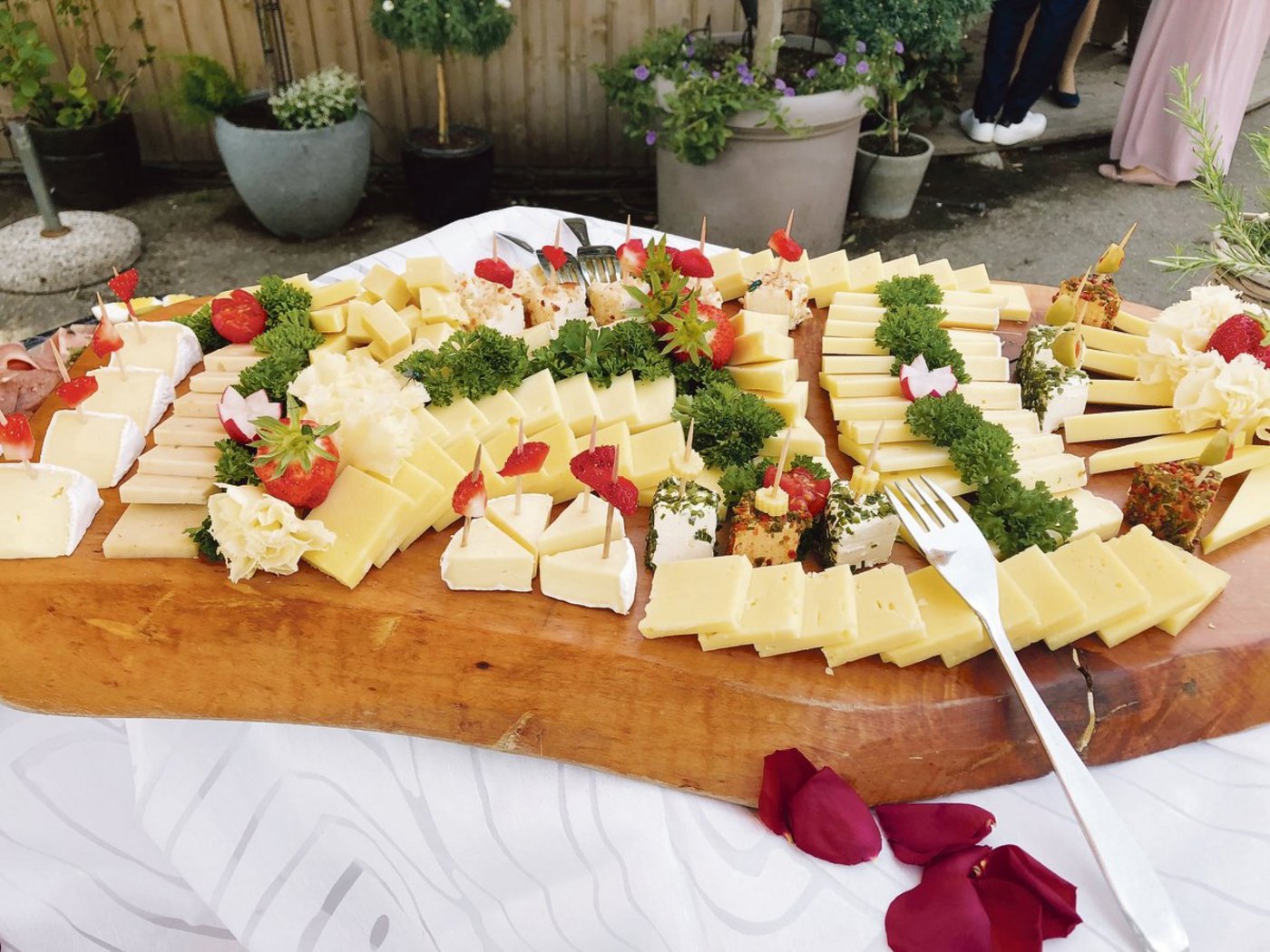 Schweizer-Käse ist beliebt: Wegen der Corona-Pandemie sind die Exportmärkte aber unter Druck geraten. (Bild BauZ)