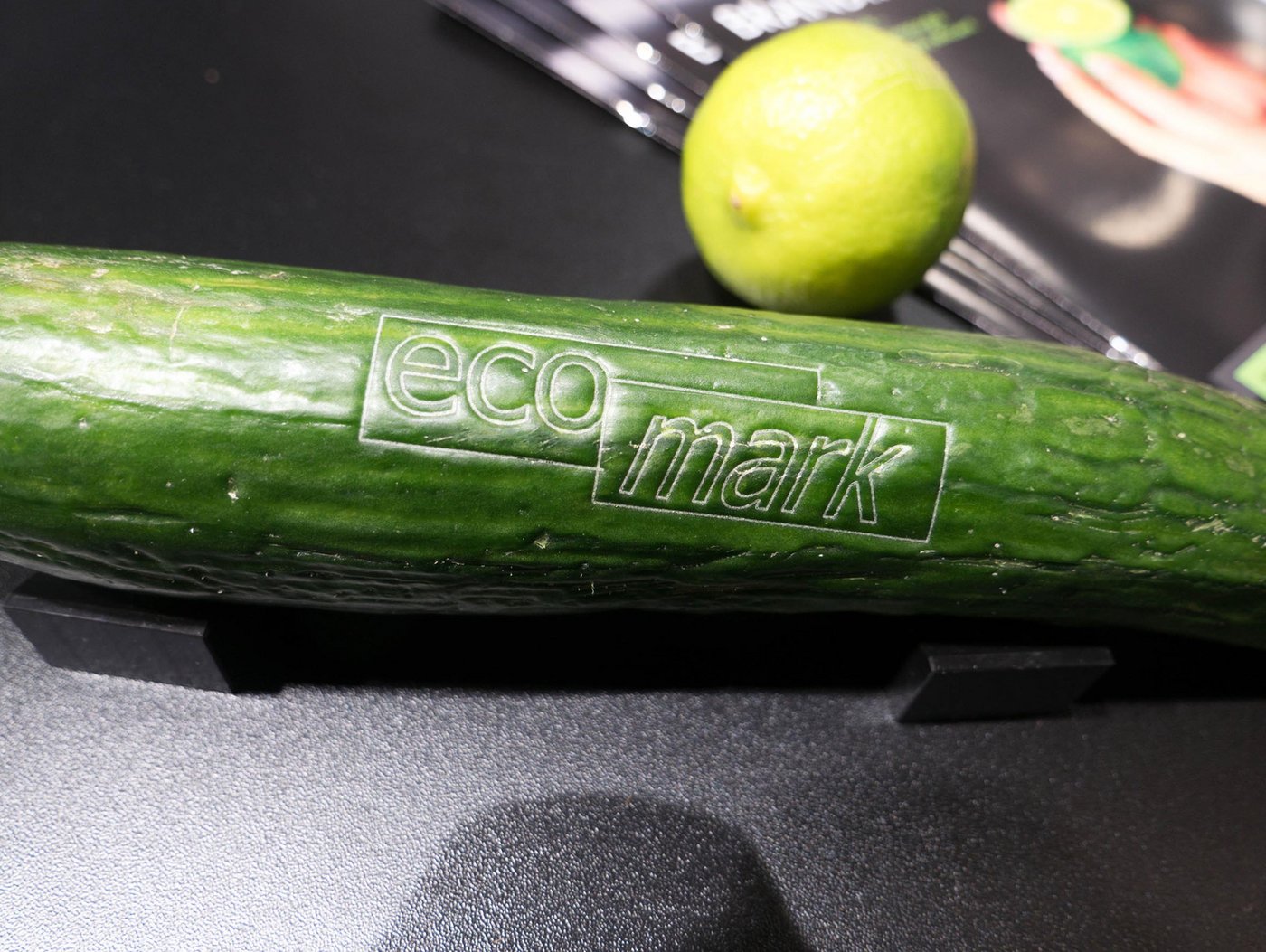 Gurken mit Natural Branding verkaufen sich besser als verpackte. (Bild David Eppenberger)