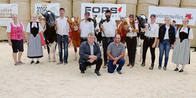 Miss Buechibärg: Lila, Stefan Widmer, Mühledorf; Reserve: Kischa, Roland Zemp, Ramiswil; Miss Landfest: Atlanta, Erhard Stalder, Mümliswil; Reserve-Schöneuter: Zulaika, Nicole Affolter, Bettlach; Miss Schöneuter: Hawaii, David Flury-Staub, Oekingen (v. l.). 