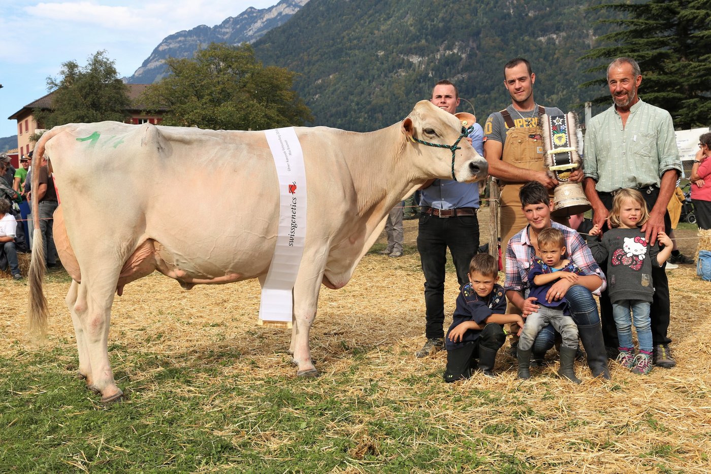 Die Miss Uri 2018, Jongleur Evolet von Manuel Arnold, Erstfeld verteidigte ihren Titel.