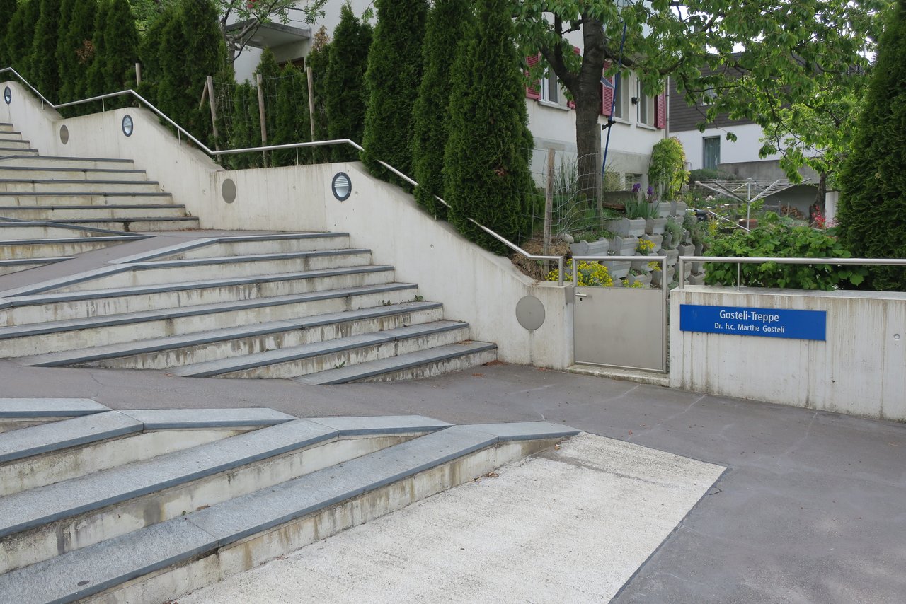 Im Jahr 2009 ehrte die politische Gemeinde Ittigen, zu der Worblaufen gehört, das engagierte Wirken von Marthe Gosteli, in dem sie eine Treppe nach ihr benannte. (Bild Esther Thalmann)
