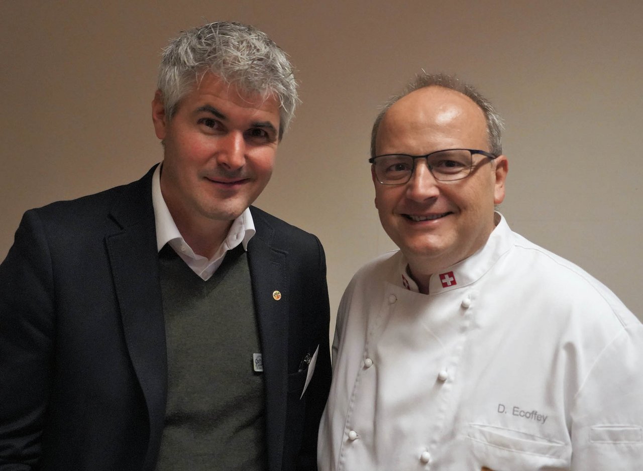 Pierre-Alain Pabst, Direktor von Terroir Fribourg, und Bäcker Didier Ecoffey wollen regionale Produkte weiterentwickeln und die Kunden immer wieder überraschen. (Bild mr)