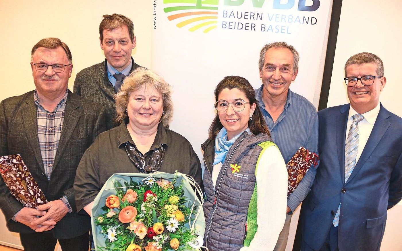 Der Präsident Marc Brodbeck (hinten links) ehrte und verdankte an der Versammlung folgende Personen: Marcel Strub, Susanne Strub, Evelyne Gasser, Christian Schürch und Peter Saner (v. l. n. r.).