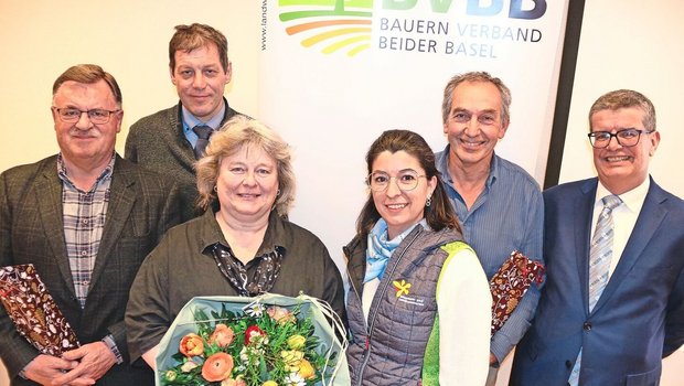 Der Präsident Marc Brodbeck (hinten links) ehrte und verdankte an der Versammlung folgende Personen: Marcel Strub, Susanne Strub, Evelyne Gasser, Christian Schürch und Peter Saner (v. l. n. r.).