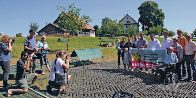 Das Thurgauer Nein-Komitee gegen die Massentierhaltungsinitiative organisierte in Homburg eine Medienkonferenz, weitere Informationsanlässe folgen. Das Medieninteresse war gross.