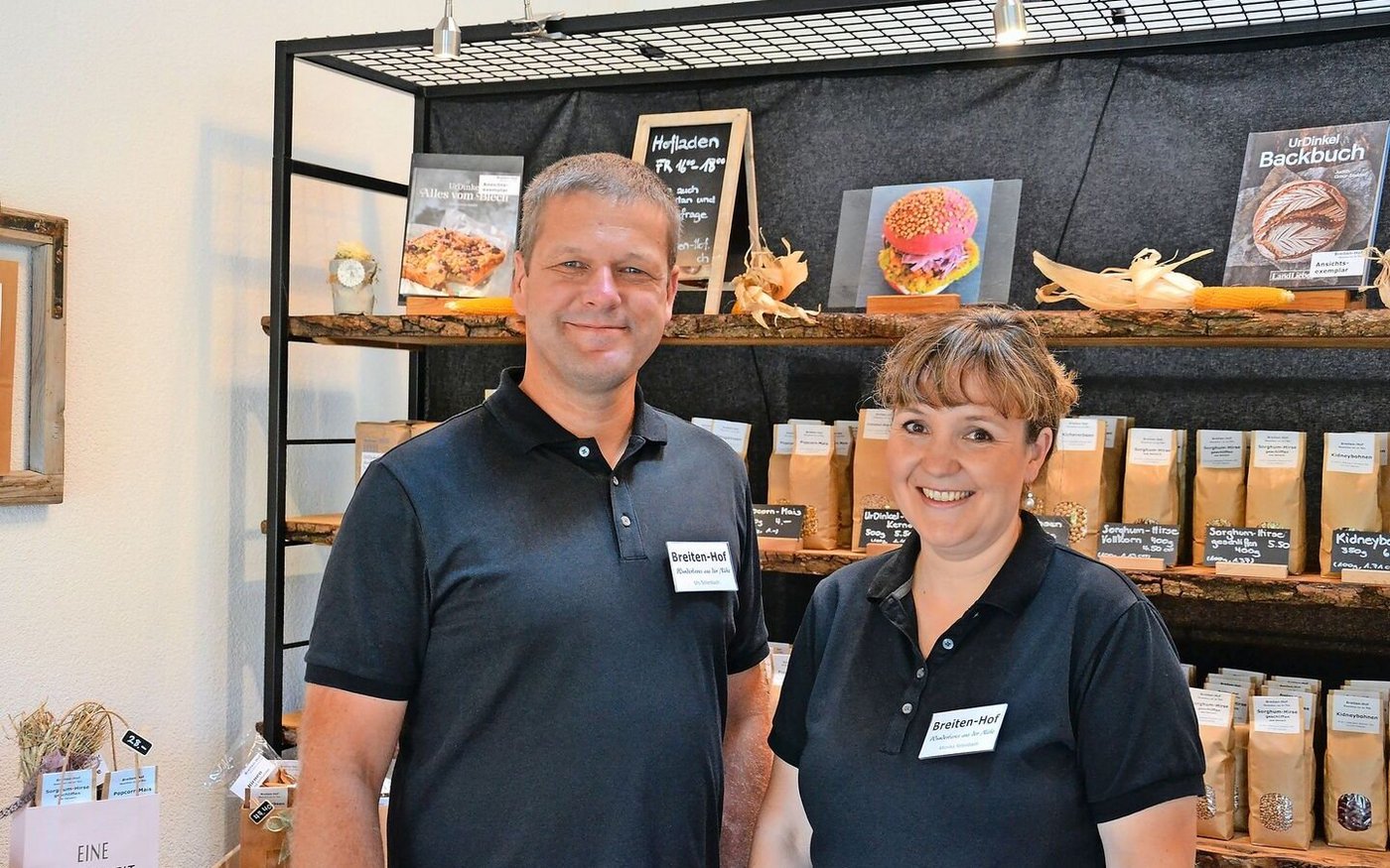 Urs und Monika Tellenbach fungierten als Gastgeber für die gemeinsame Medienkonferenz des Schweizer Bauernverbands, von IP-Suisse und Bio Suisse. Sie bauen diverse wenig verbreitete Kulturen an.