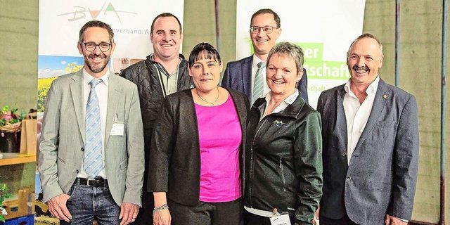 Geschäftsführer Ralf Bucher, Vorstand neu: Patrik Huber, Vorstand neu: Andrea Hochuli, Präsident Christoph Hagenbuch, Vorstand zurückgetreten: Myrtha Dösseger und Hans-Ulrich Lüscher (v. l.).