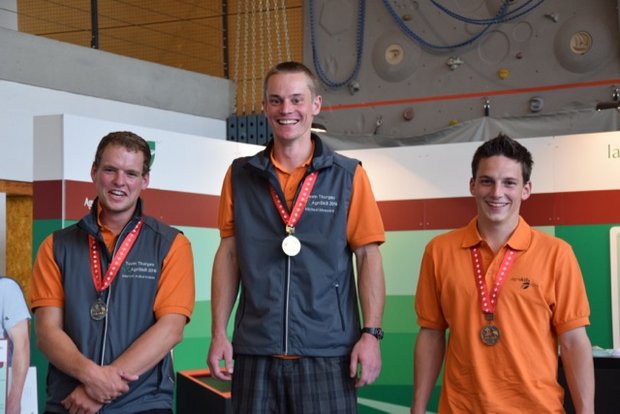 Der Gewinner der Agriskills heisst Michael Messerli Die Sieger-Landwirte v.l.n.r. Marcel Ackermann, Michael Messerli, Christian Schüttel. (Bild jba)