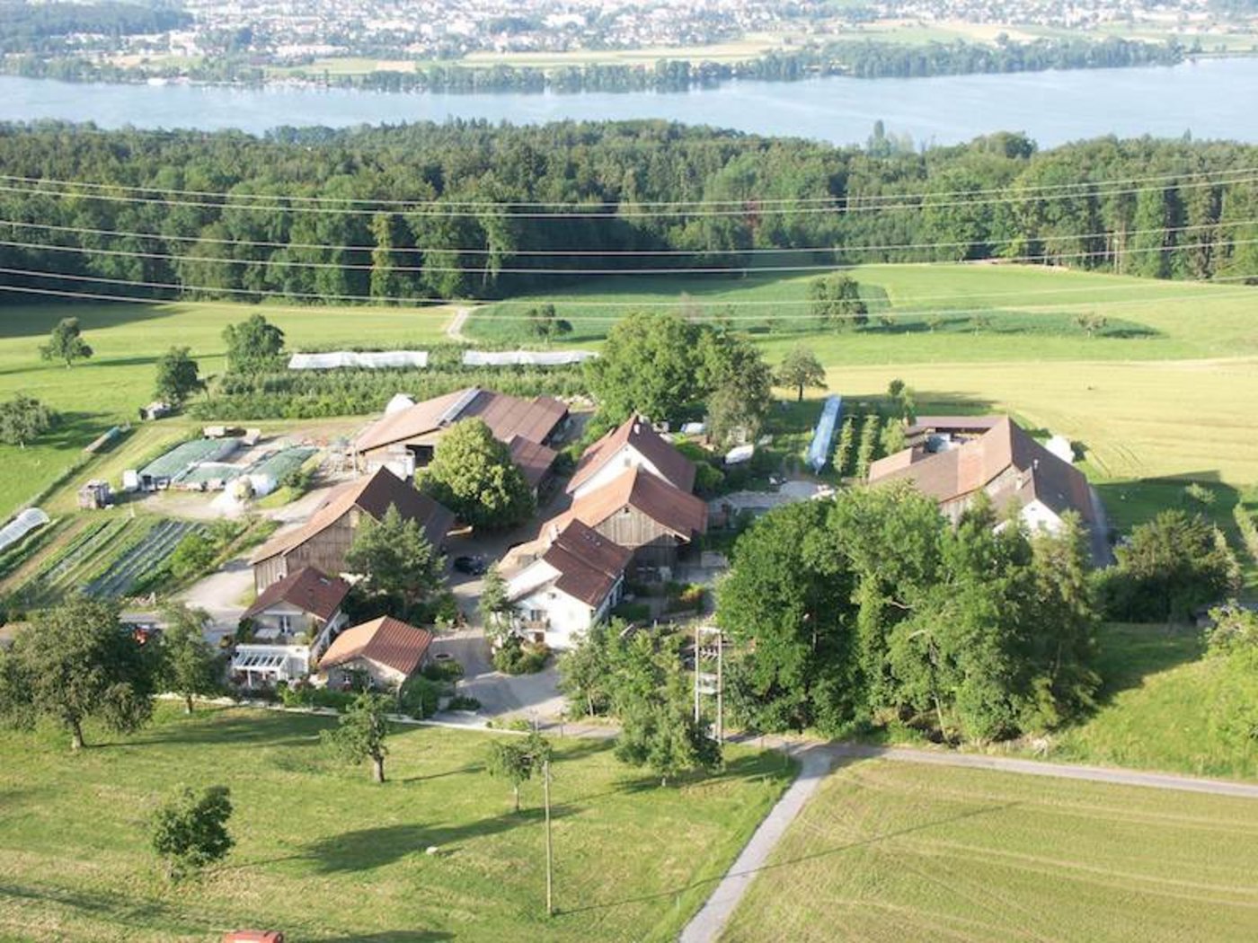 In Maur ZH können sich die Leute aus der Region den Bergerhof anschauen.