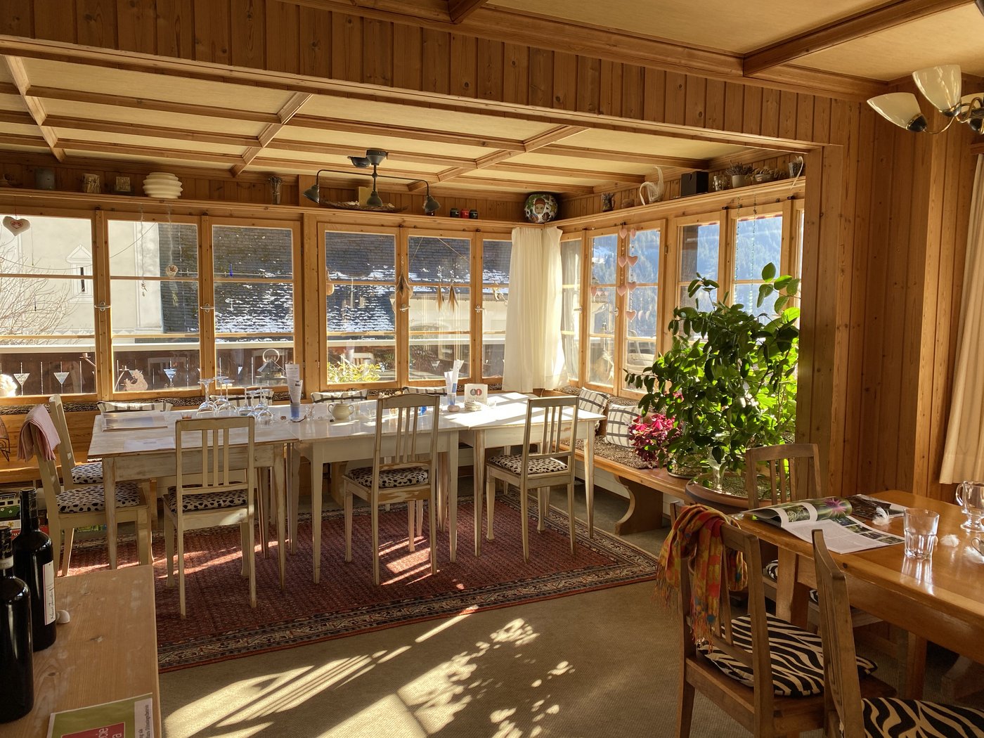 Die Räumlichkeiten des Hospezi laden zum reichhaltigen Menü oder auf einen Kaffee und Kuchen ein.