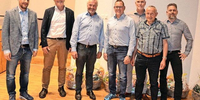 Die Verwaltung: Gion Capeder, Jürg Hess, Andreas Guhl, Erich Eberle, Thomas Albrecht, Peter Mosberger und René Zollinger. 