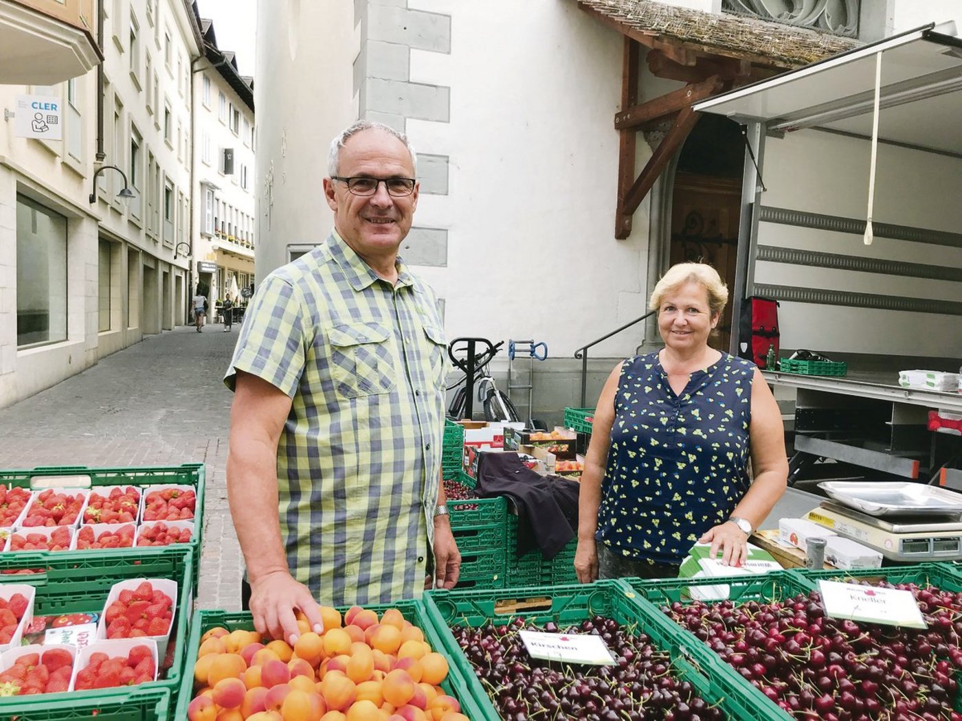 Lange Tradition: Josef und Heidi Würms aus Ramsen verkaufen ihr Obst schon seit über vier Jahrzehnten am Schaffhauser Wochenmarkt.