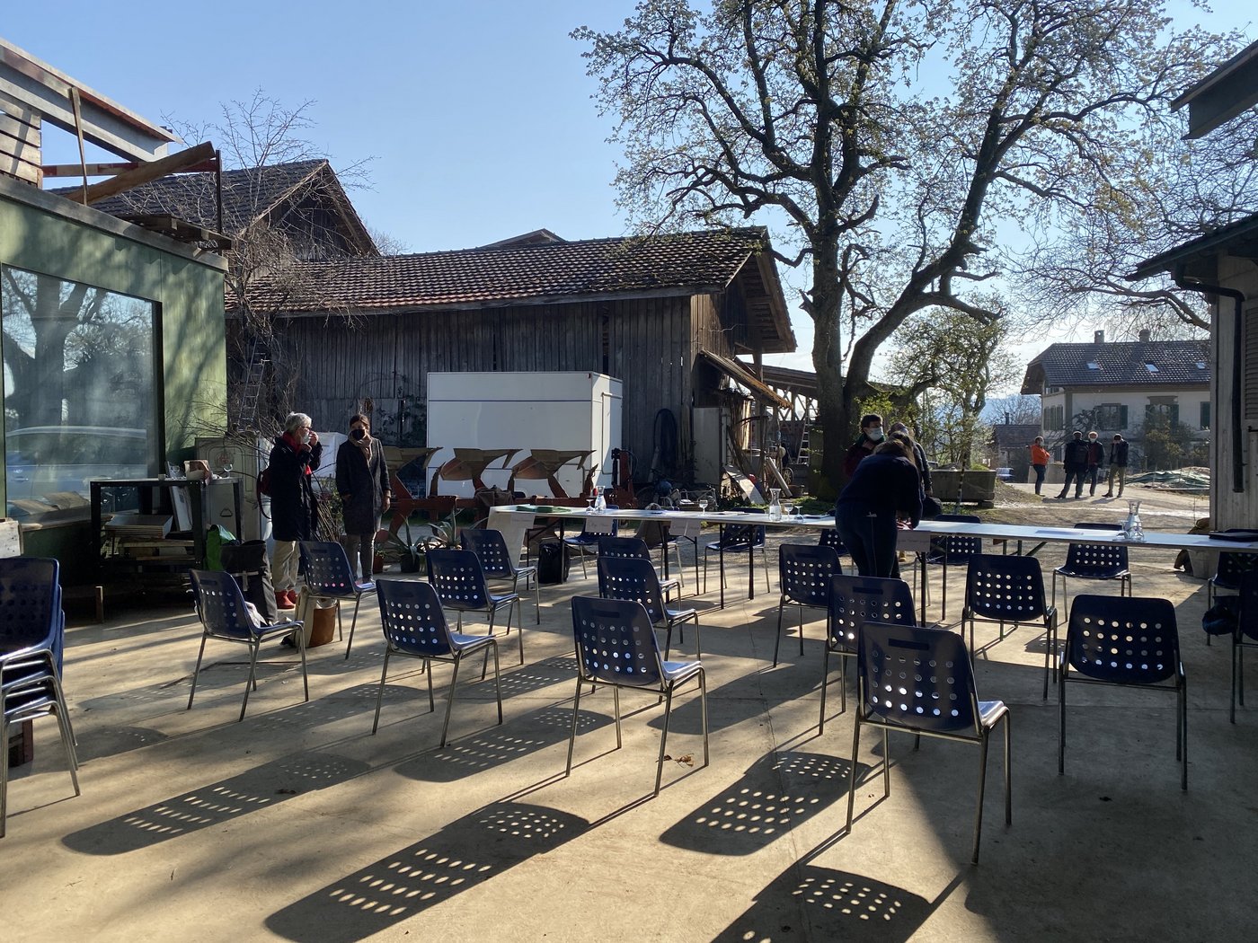 Alles ist bereit für die Pressekonferenz. (Bild sjh)