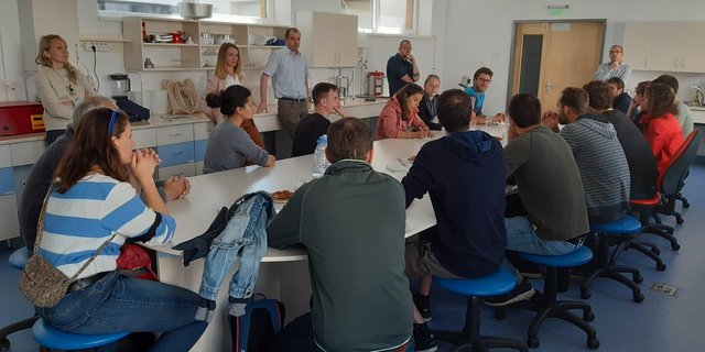 An der Fakultät in Miercurea Ciuc wird unter anderem daran geforscht, welche Bakterienstämme sich positiv auf das Pflanzenwachstum auswirken können. (Bild Linda Hänggeli)