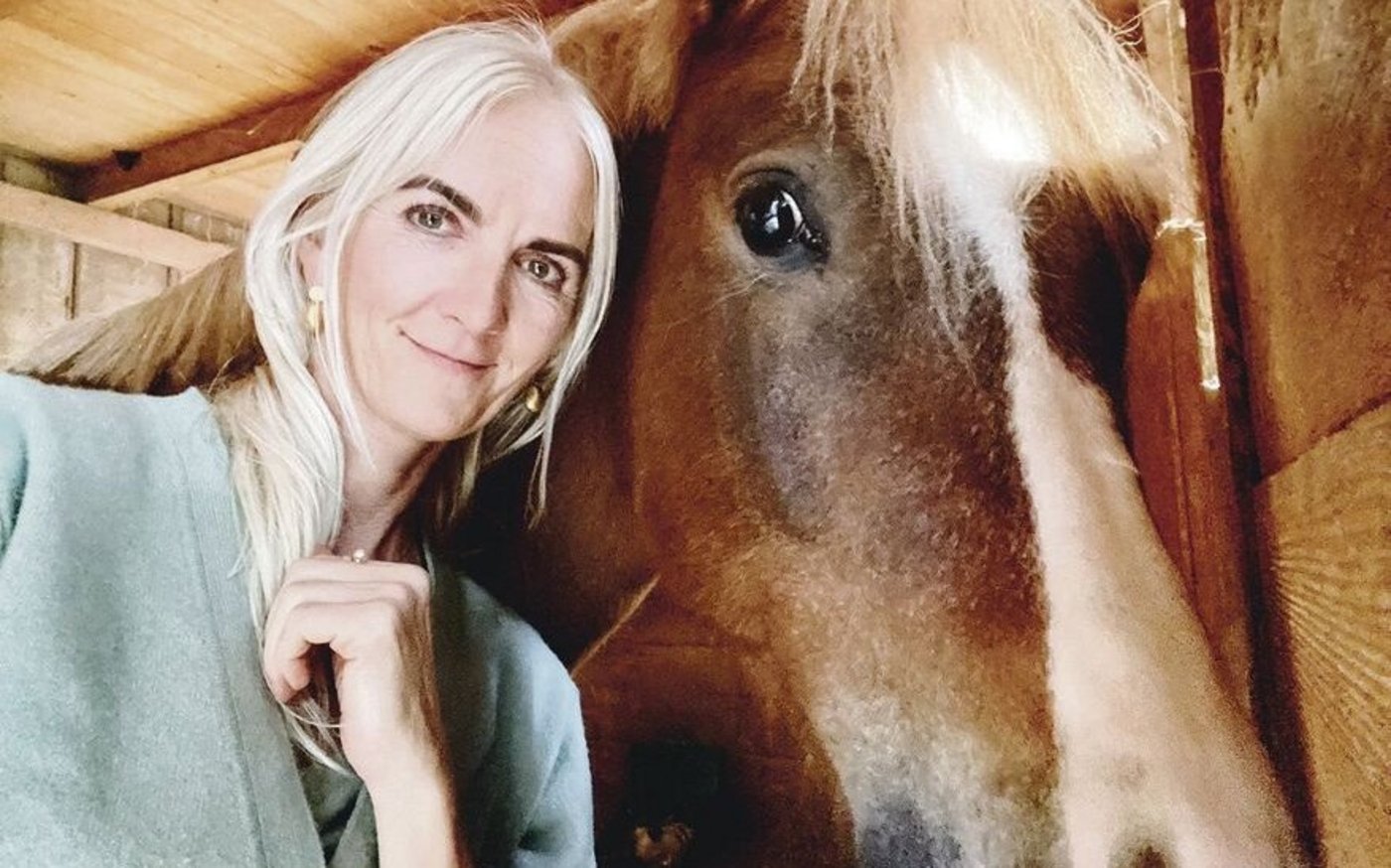 Franziska Ambühl, Millas Mutter, besucht ihre Tochter gerne auf dem Hof.  