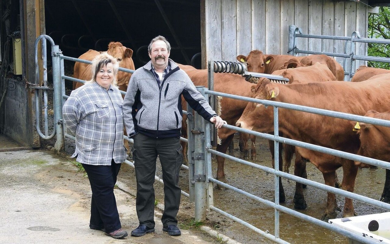 Regula und Lorenz Bitterli bewirtschaften in Wisen im Solothurner Jura einen Hof mit Mutterkuhhaltung und Obstbau.