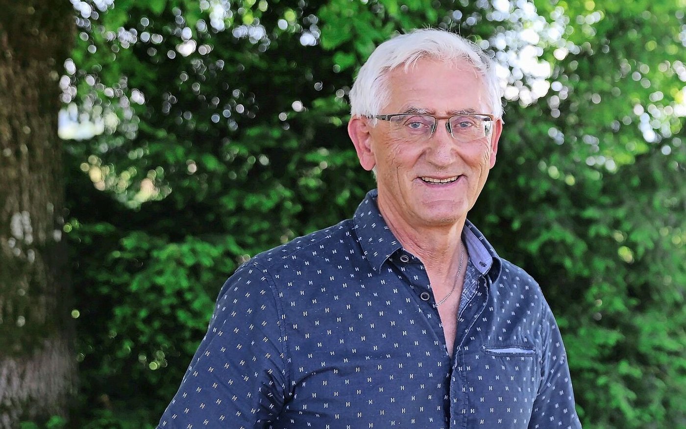 Markus Höltschi freut sich, zukünftig wieder mehr Zeit auf dem Landwirtschaftsbetrieb seines Sohnes verbringen zu können. 