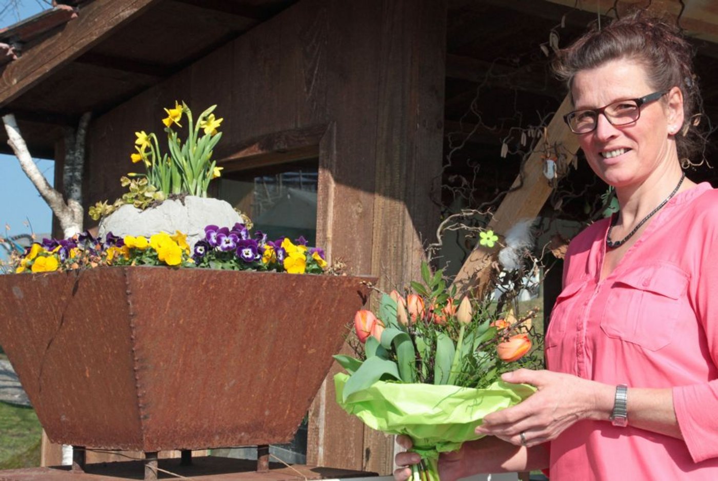 Bernadette Zurfluh und ihre Familie betreiben in Ruswil LU seit rund 20 Jahren ein Blumenfeld. (Bild asw)