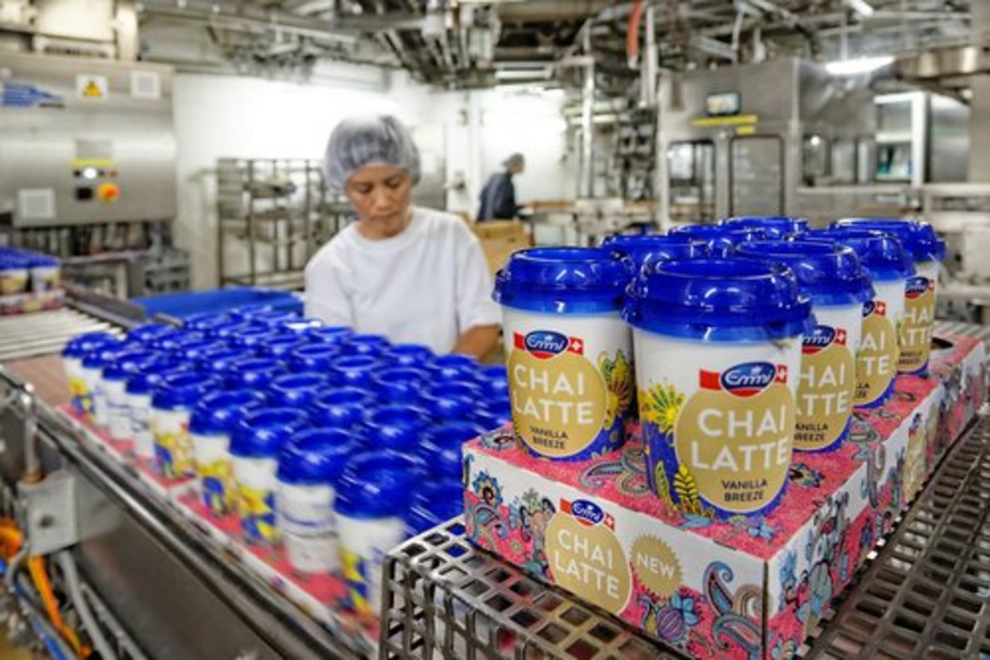 Emmi Chai Latte bei der Produktion in Ostermundigen. (Bild: zvg/Emmi)