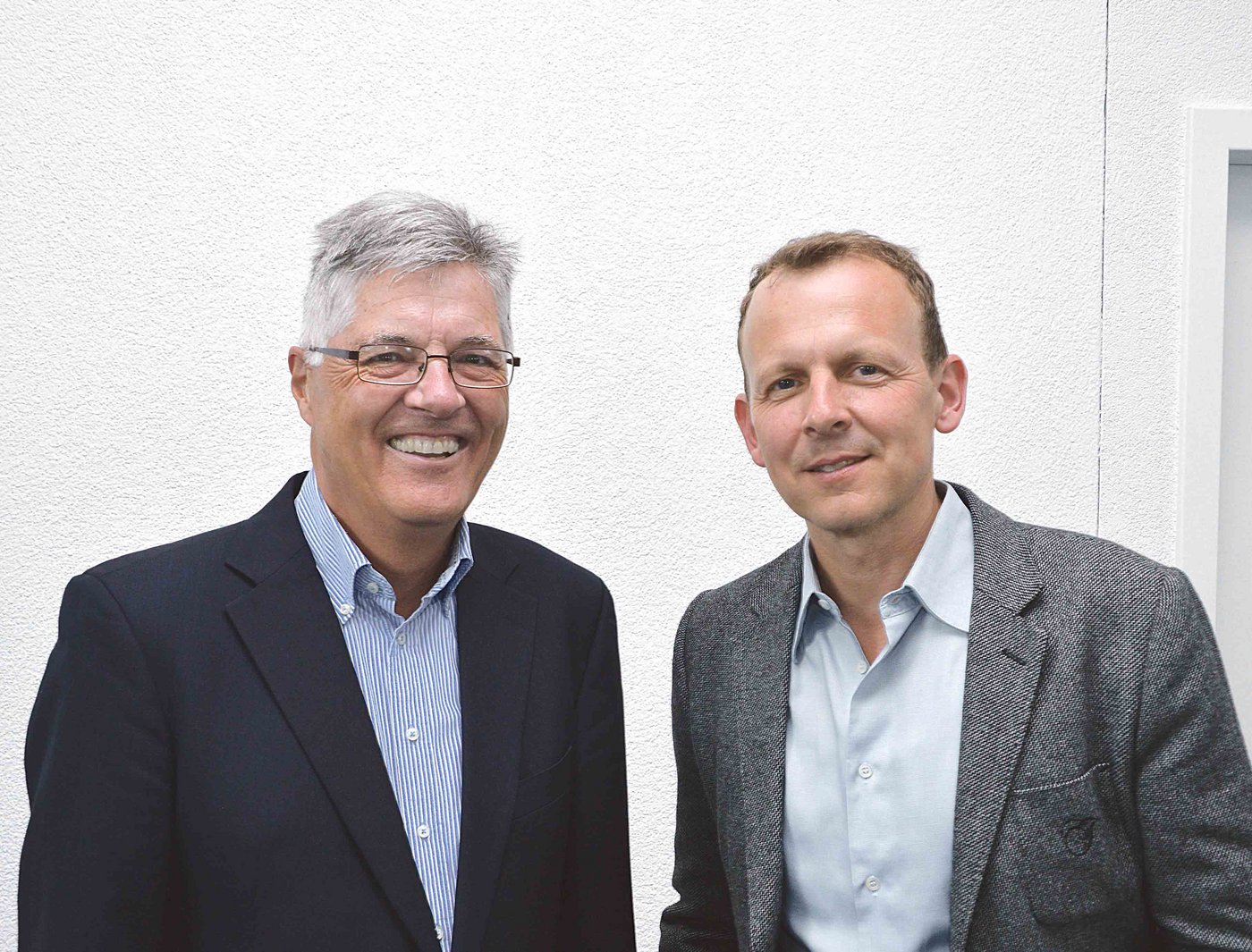 Stabübergabe: Adrian Krebs (rechts) übernimmt die Chefredaktion von Ruedi Hagmann. (Bild hja)