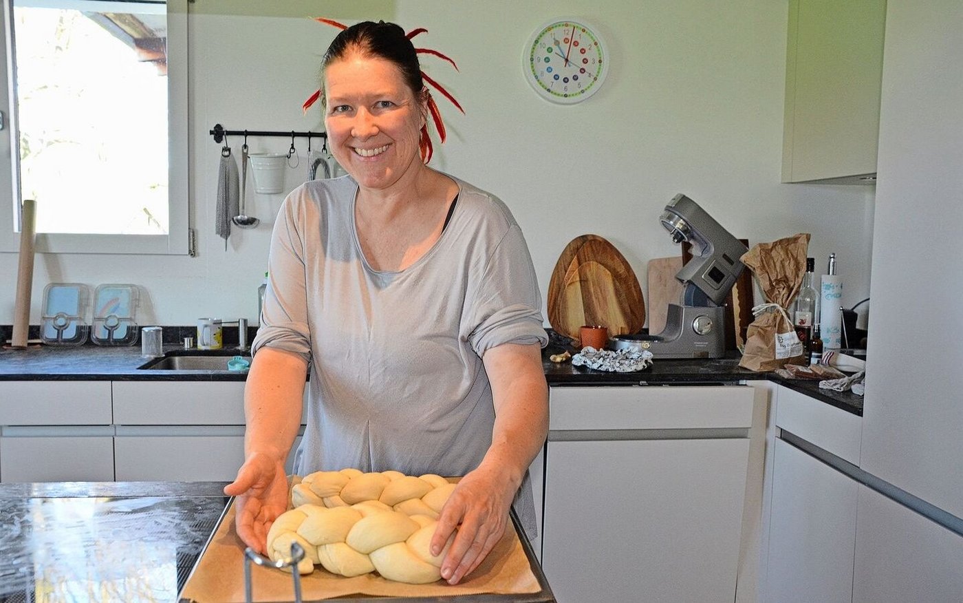 Charlotte Hess-Stampfli backt gern. Bei der gebürtigen Bernerin gibt es durchaus auch mal unter der Woche eine «Züpfe».