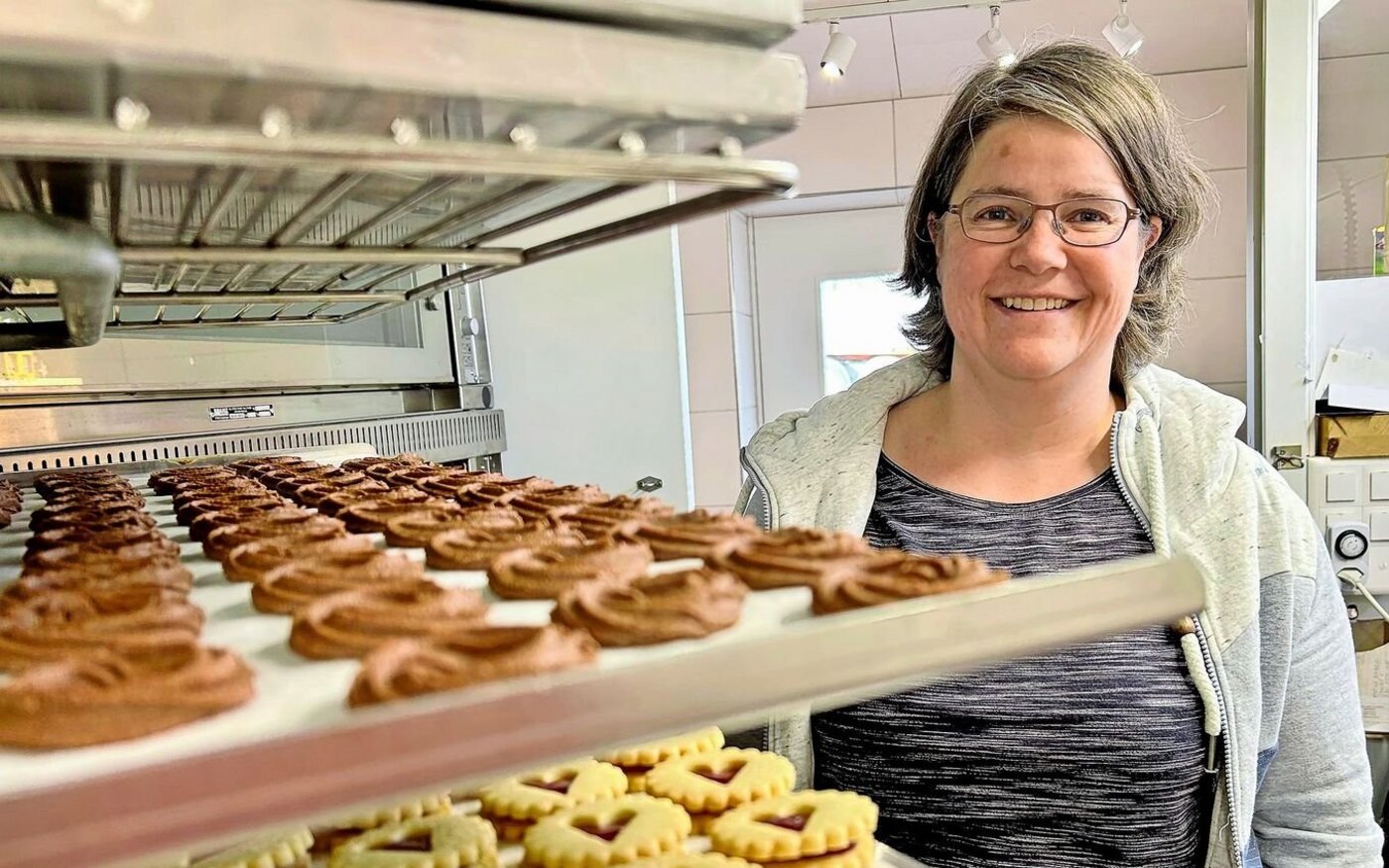 Die gelernte Konditorin-Confiseurin geht auch heute noch ihrer Leidenschaft nach: Zu Hause backt und kocht die 40-Jährige für Familie und Kundschaft. 