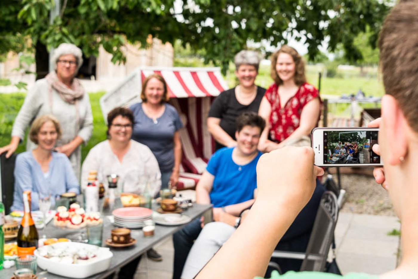 Und das Gruppenbild darf natürlich auch nicht fehlen. Hier sind noch Elisabeth Liechti, Ruth Kobel und Christina Kunz zur Gruppe gestossen.