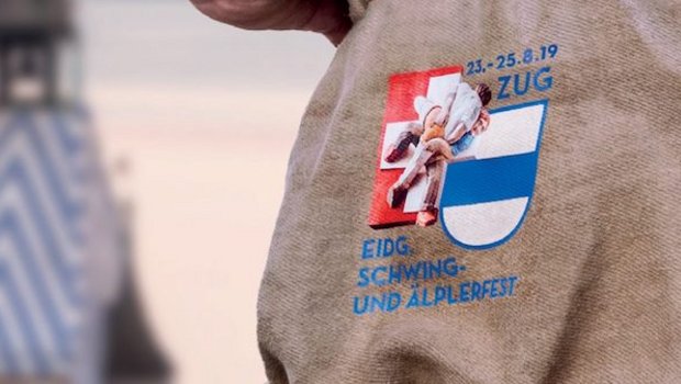 Am Eidgenössischen Schwing- und Älplerfest massen sich bisher auch die Hornusser. (Bild esafzug.ch)