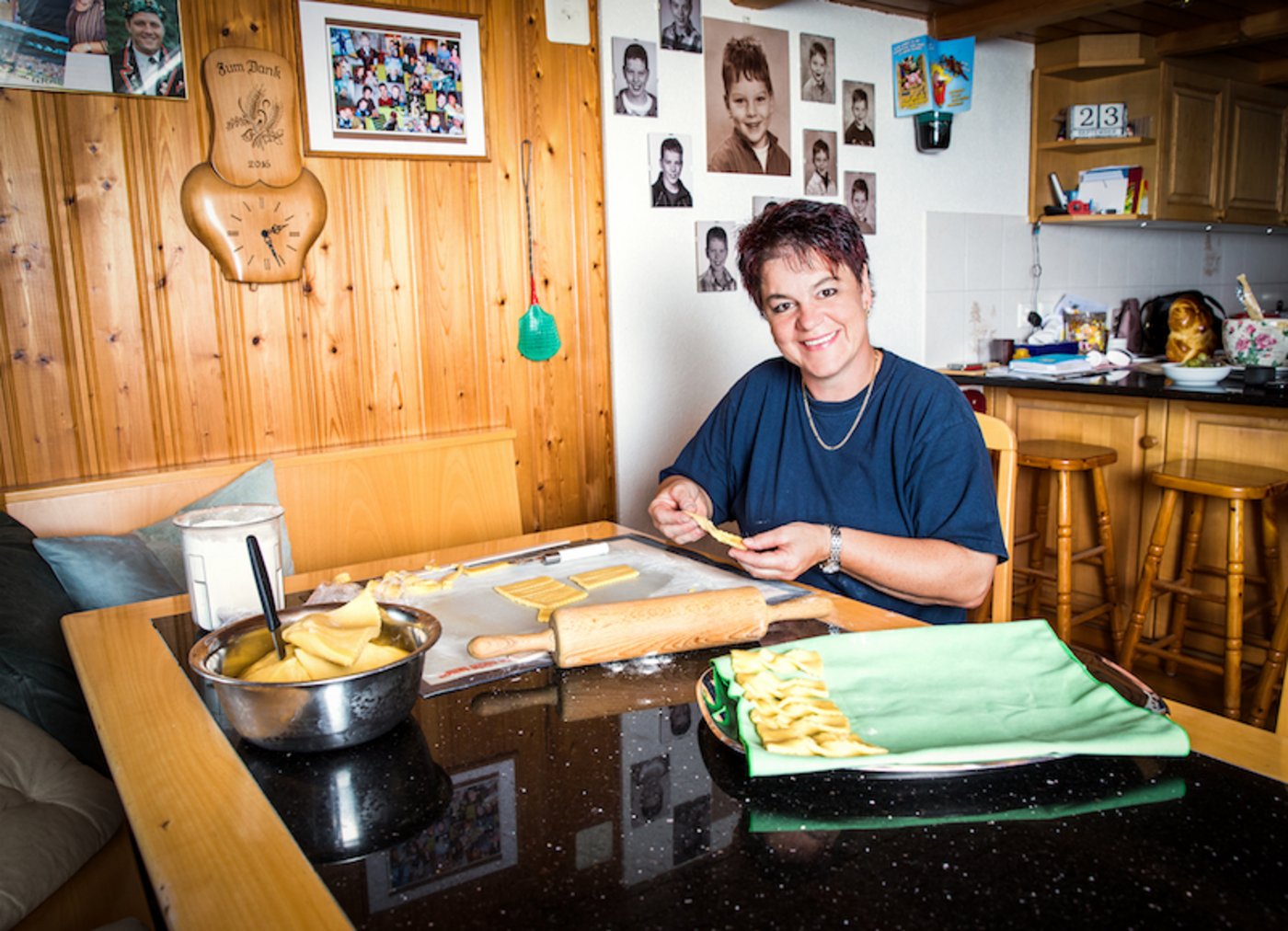 Die Bäuerin liebt es zu kochen und zu backen.