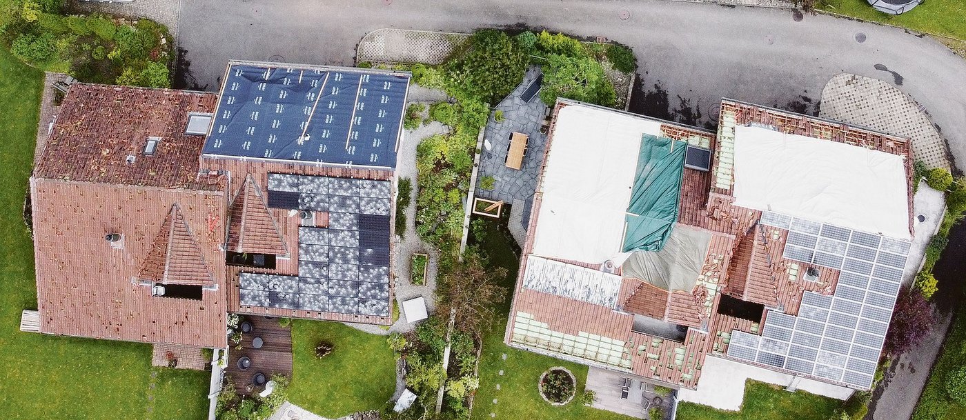 Die Unwetter haben viele Dächer beschädigt. Da brauche es keine Schikanen wie eine Baubewilligung ausserhalb Bauzonen, findet der Bauernverband Aargau. (Symbolbild GVL)