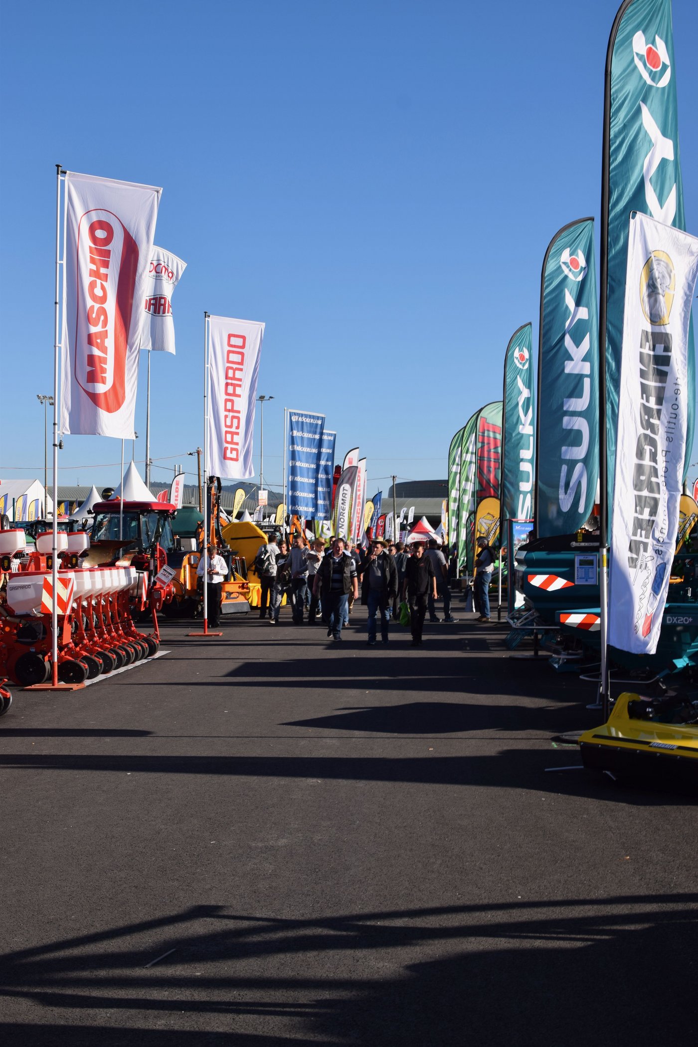 Rund 90 000 Besucherinnen und Besucher sind am Sommet anzutreffen.