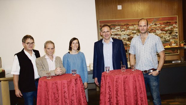 V. l. n. r.: Martin Hirschi interviewte die Runde mit Mathias Binswanger, Barbara Küttel, Beat Bösiger und Stefan Brunner. (Bild Andrea Wyss)