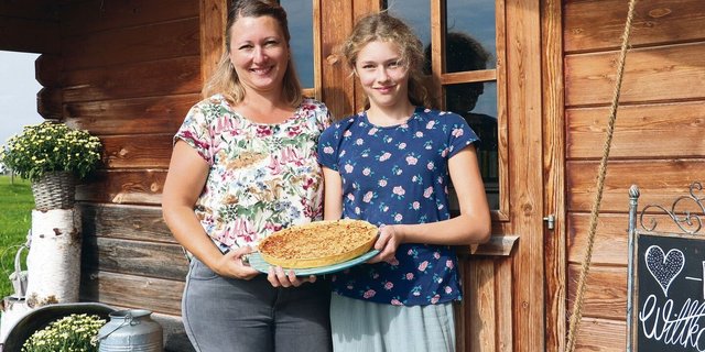 Rebekka Buchmann bringt regelmässig Fruchtwähe auf den Familientisch. «Gut so», findet Tochter Mirjam.  