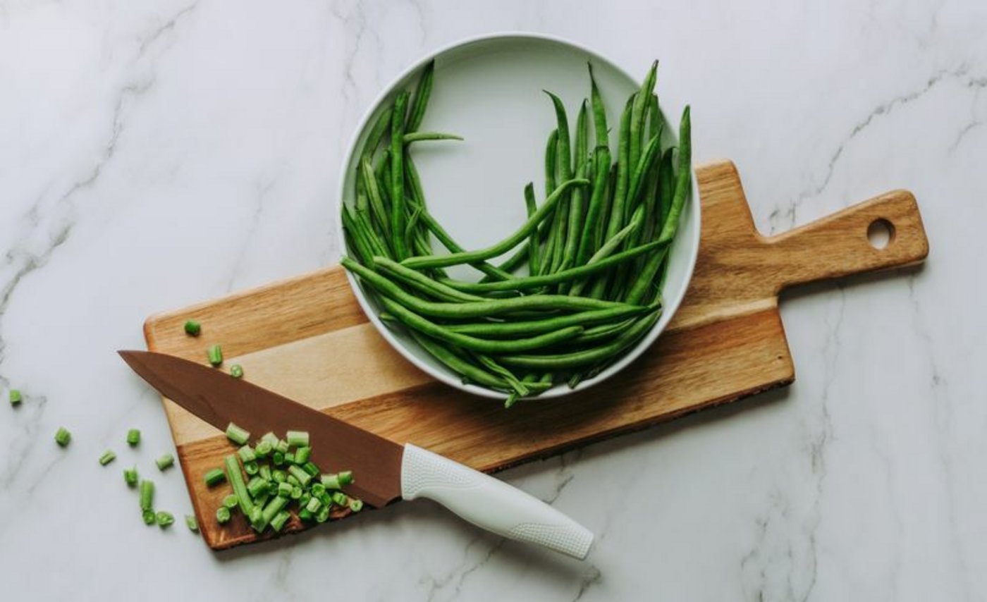 Die meisten modernen Sorten von grünen Bohnen haben im Gegensatz zu früher keine störenden Fäden mehr. (Bild Unsplash