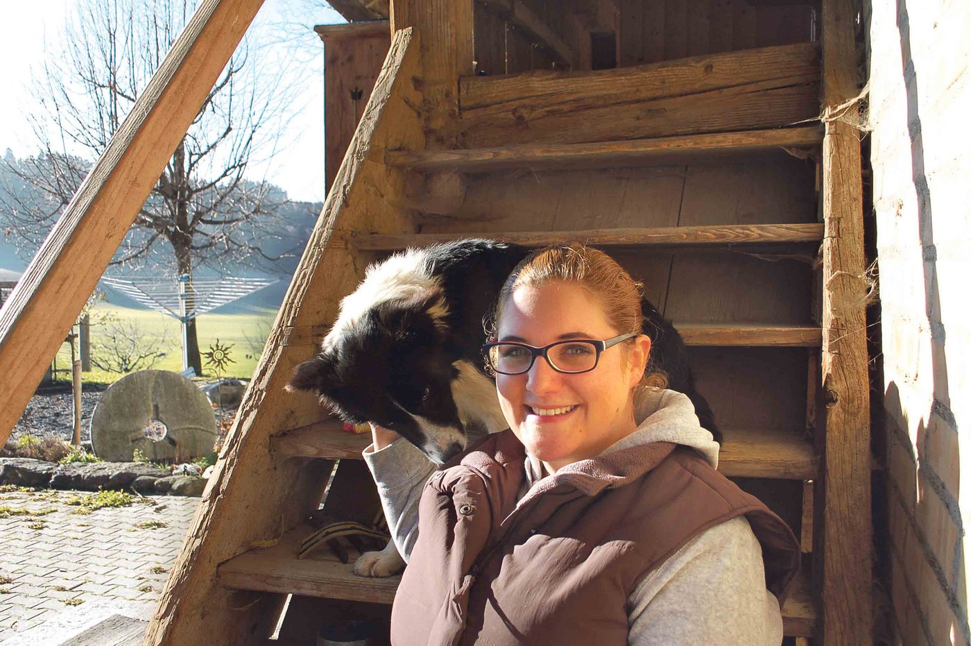 Die Liebe zu den Tieren bringt Martina Schafer Erfolg und Freude bei der Arbeit. Viva ist bei der Arbeit mit der Schafherde eine wichtige Hilfe. 