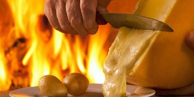 2018 wurden 1‘916 Tonnen Raclette du Valais AOP hergestellt. (Bild Raclette du Valais AOP)