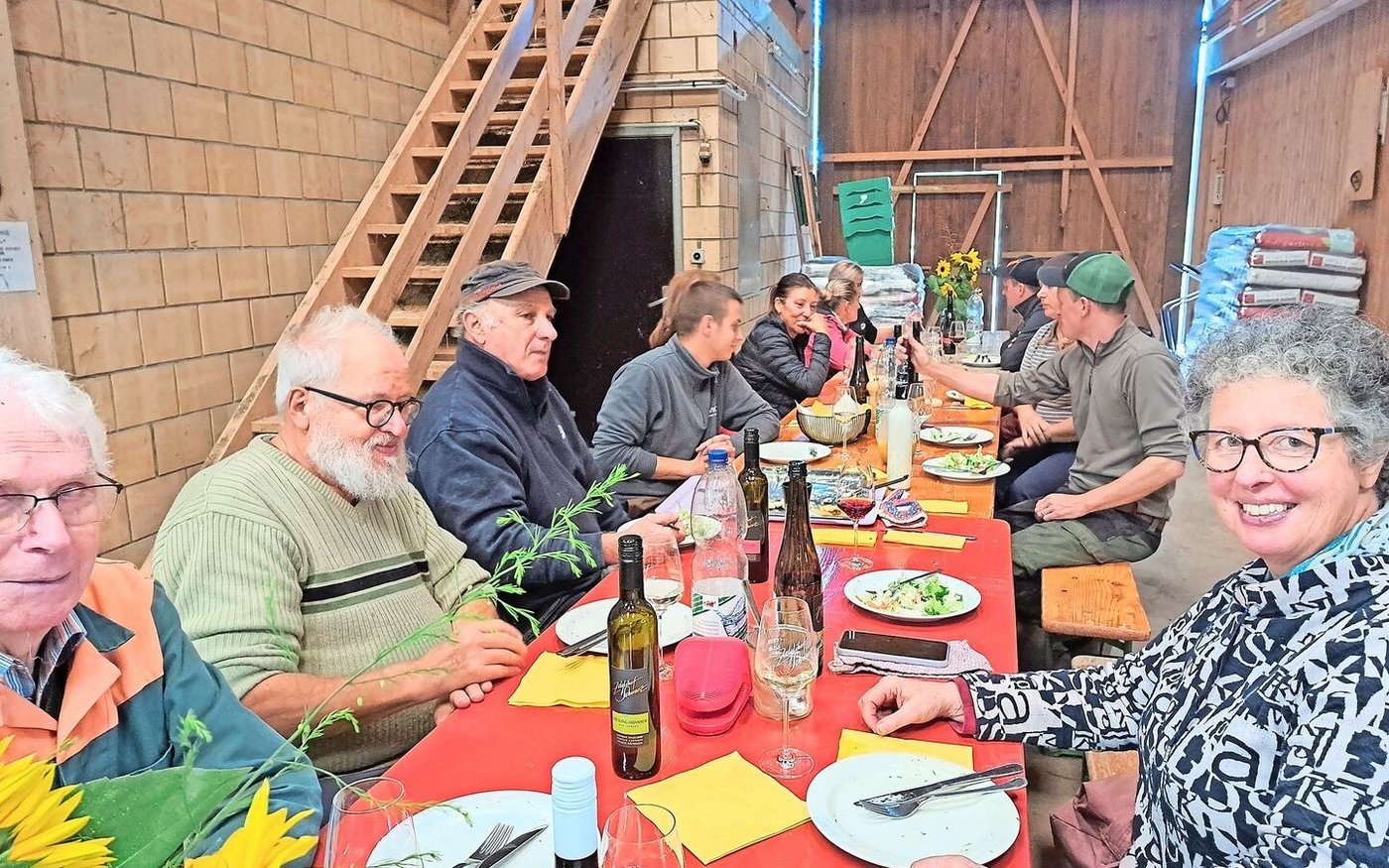 Familie Schwarz kann bei der Arbeit auf viele Helfer zählen.