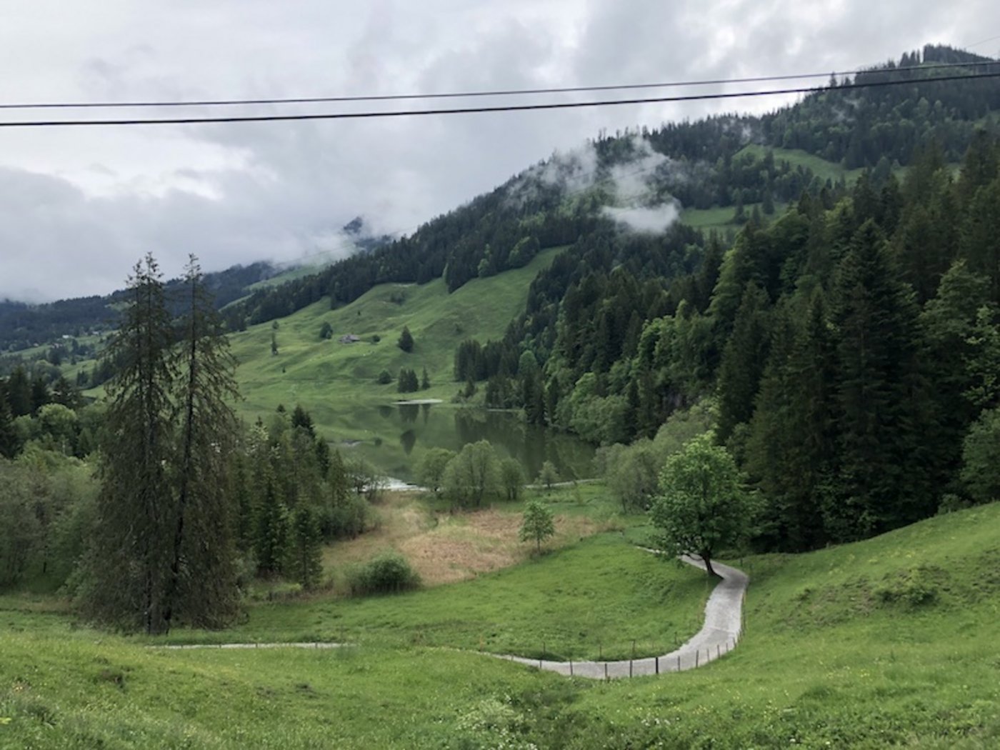 Eine Sage sagt, dass der Schwarzsee so heisst, weil ein Riese seine Füsse darin  gewaschen haben soll. 